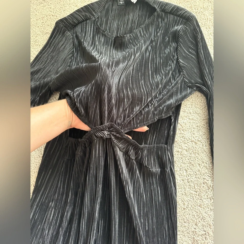 Boohoo Black Plisse Cut Out Bodycon Midmaxi Dress - Picture 6 of 7